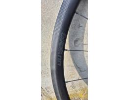 Keveset használt carbon kerékszett eladó.