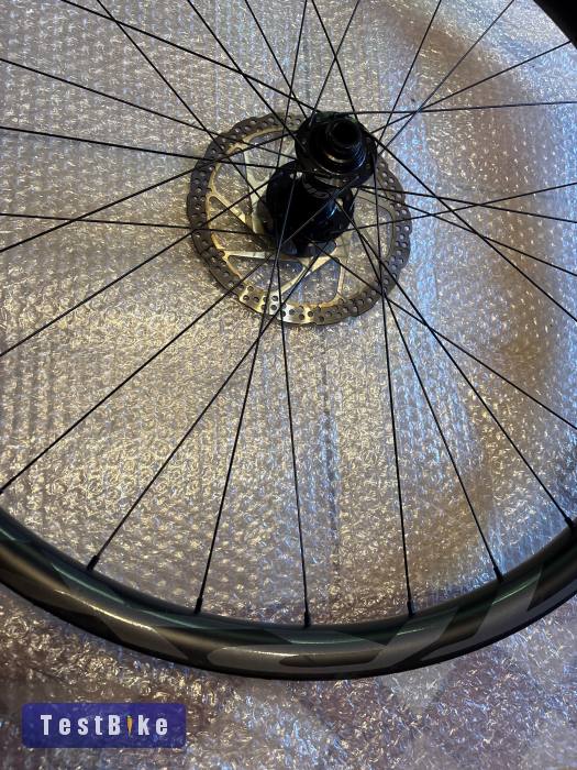 Keveset használt Giant TRX 2 karbon kerék párban