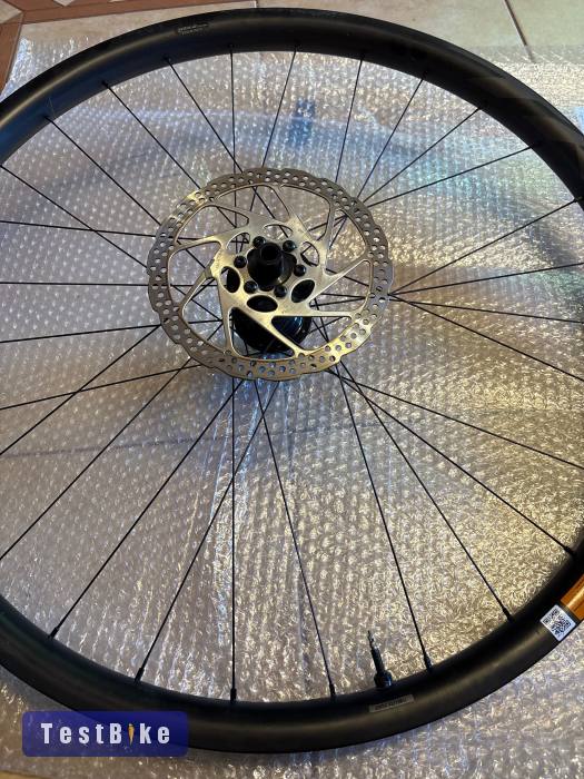 Keveset használt Giant TRX 2 karbon kerék párban