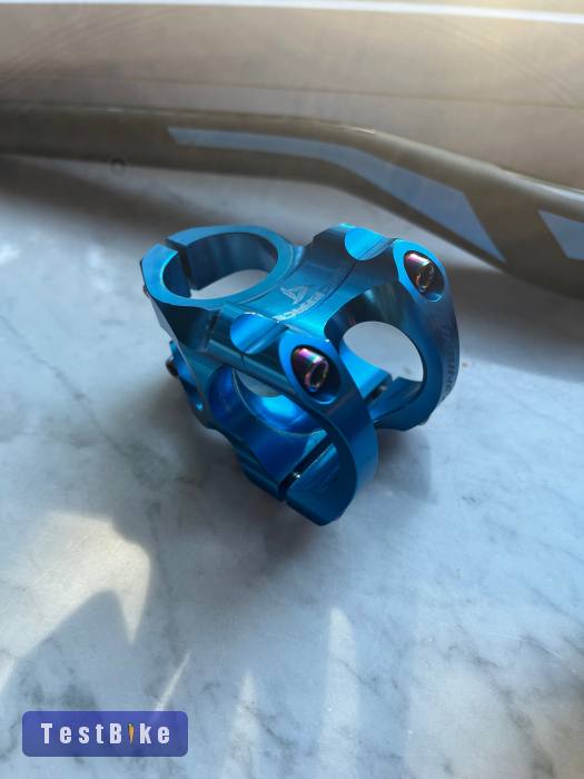 Keveset használt RaceFace Turbine R35 kék 32mm stucni