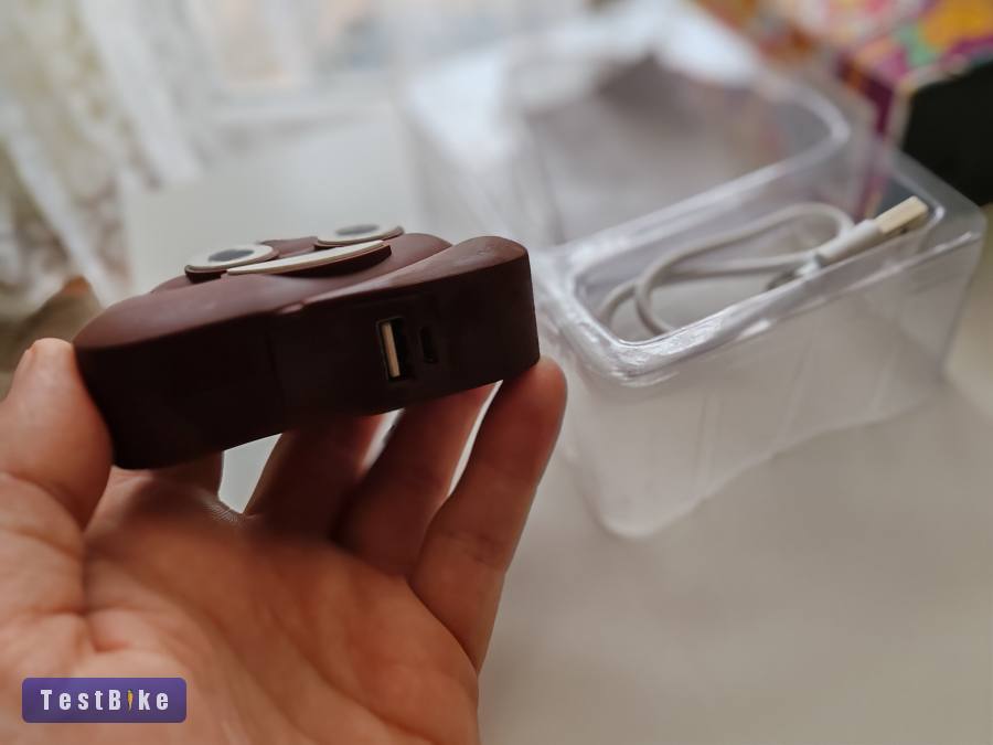 Kis kapacitású vicces powerbank