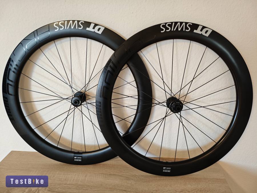 Kitűnő állapotú DT Swiss ARC 1100 62mm karbon kerékszett 28"