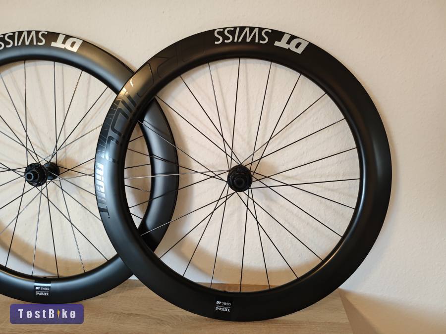 Kitűnő állapotú DT Swiss ARC 1100 62mm karbon kerékszett 28"