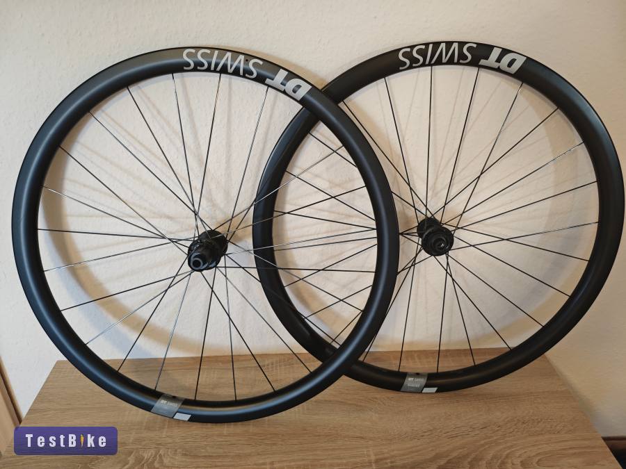 Kiváló állapotú DT Swiss ERC 1400 35mm karbon kerékszett 28"