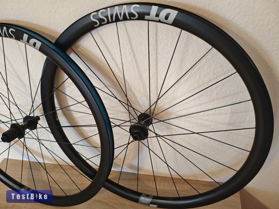 Kiváló állapotú DT Swiss ERC 1400 35mm karbon kerékszett 28"