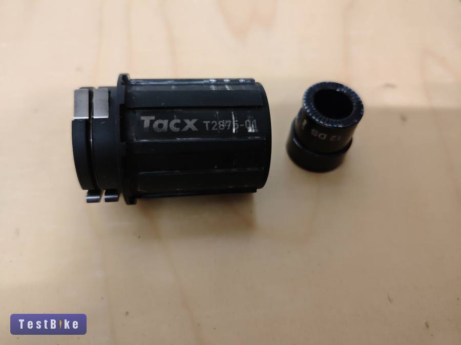 Kiváló állapotú Garmin Tacx Shimano Rotor 