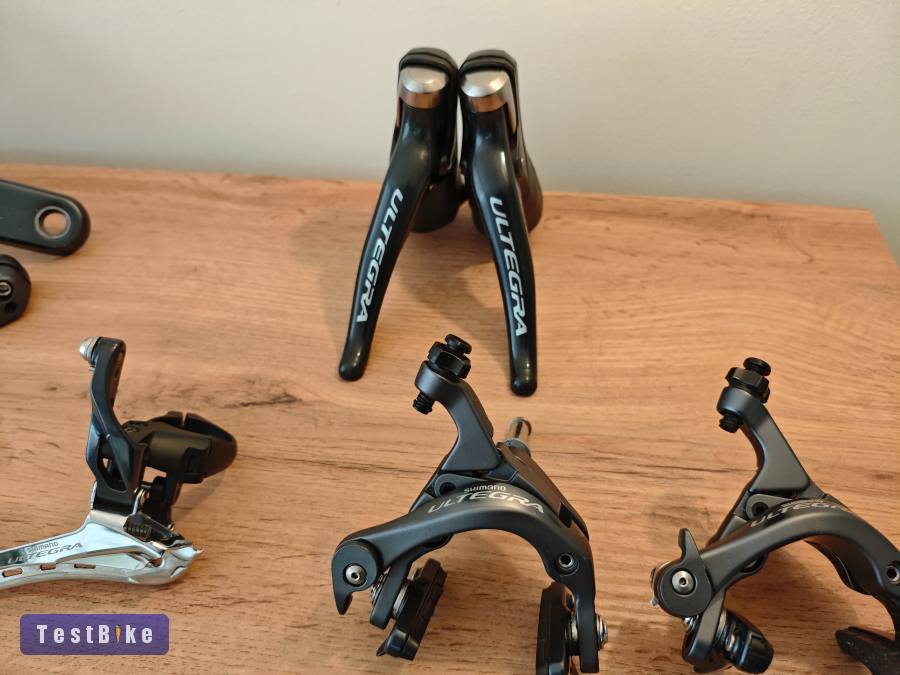 Kiváló állapotú Ultegra 6800 felnifékes szett 2×11