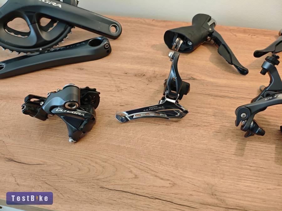 Kiváló állapotú Ultegra 6800 felnifékes szett 2×11