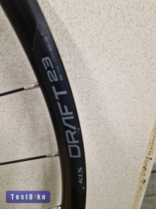 KLS Draft 23 első, hátsó kerék