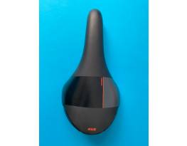 KLS nyereg 279 x 145mm - (új)
