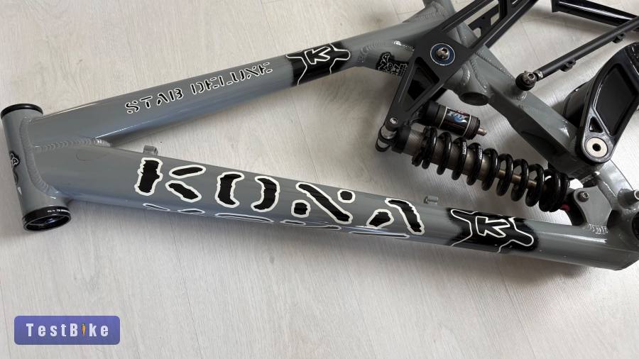 Kona Stab Deluxe váz taggal