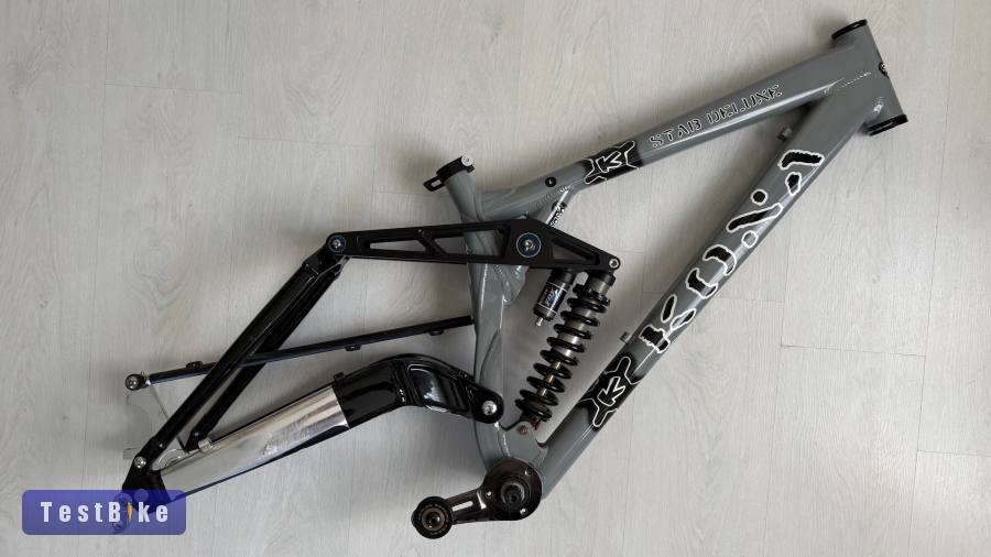 Kona Stab Deluxe váz taggal