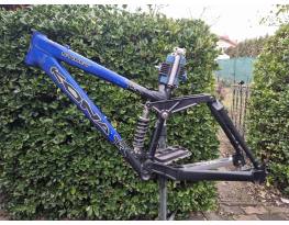 Kona Stinky 2003 váz szett