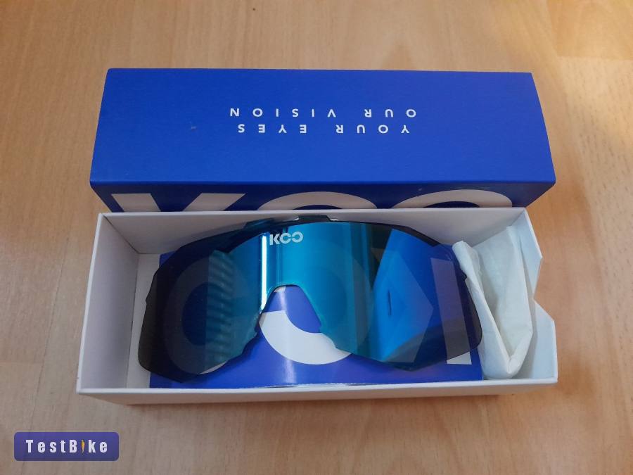KOO Demos Blue Sky Lens