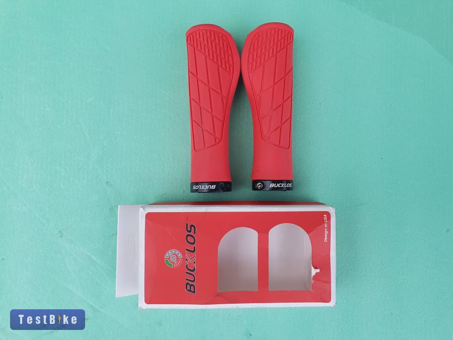 Kormány markolat, csavaros rögzítéssel.