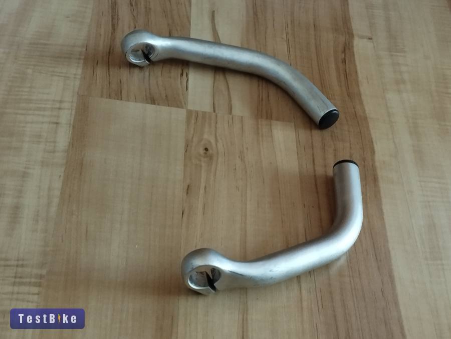 Kormányszarv, nagyon könnyű, masszív Alumínium, jó ergonómia