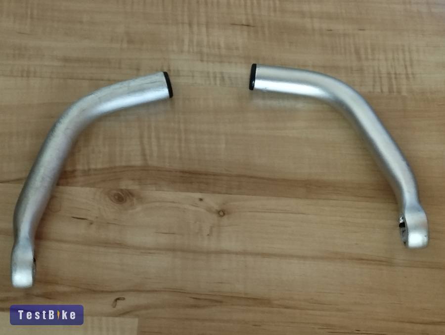 Kormányszarv, nagyon könnyű, masszív Alumínium, jó ergonómia