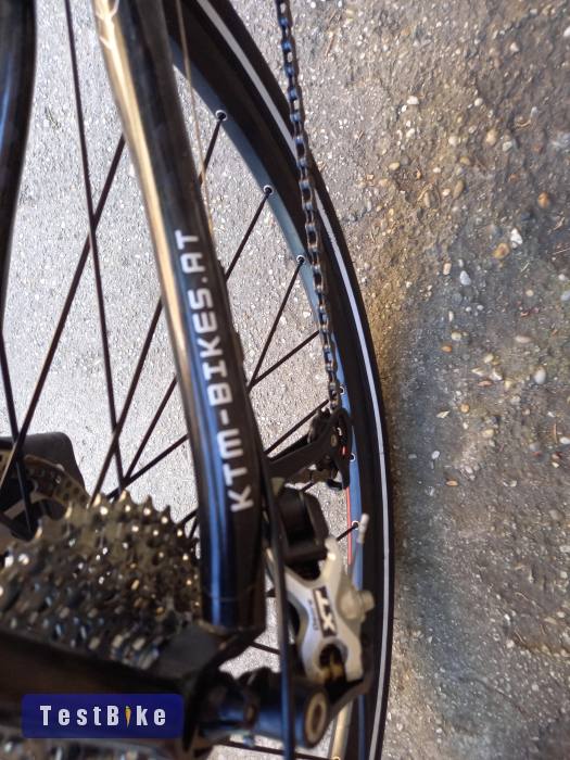 KTM Chronos carbon 28" trekking kerékpár