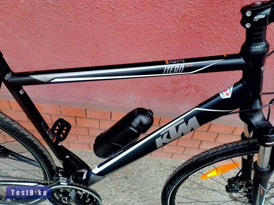 Ktm  itero  cross, 28-as, szép  állapotú  trekking, full shimano