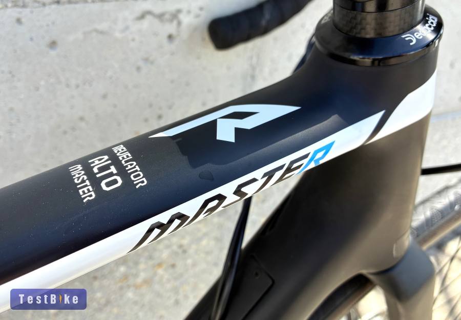 KTM Revelator Disc/ Di2 Ultegra elektromos váltással.S méret