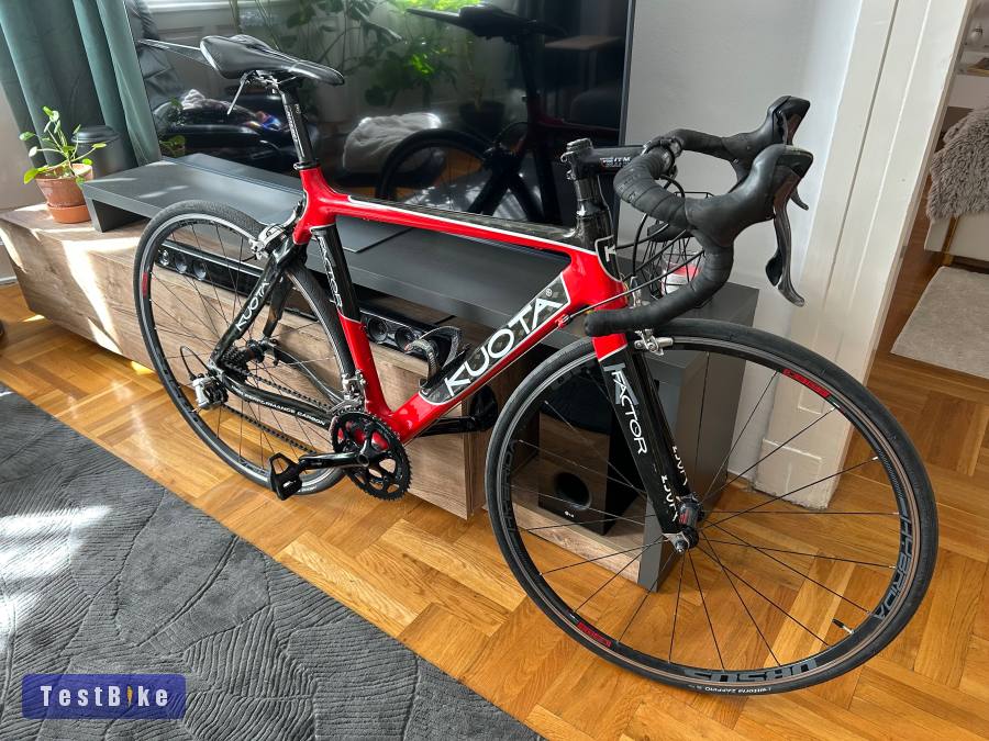 Kuota full-karbon országúti kerékpár