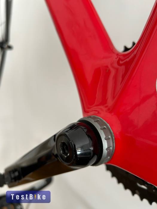 Kuota full-karbon országúti kerékpár