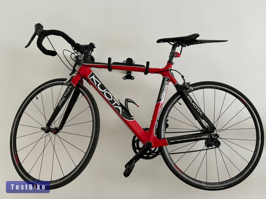 Kuota full-karbon országúti kerékpár