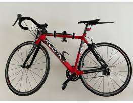 Kuota full-karbon országúti kerékpár