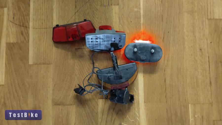 Ledes kerékpár hátsó lámpák 4 db egyben eladók 