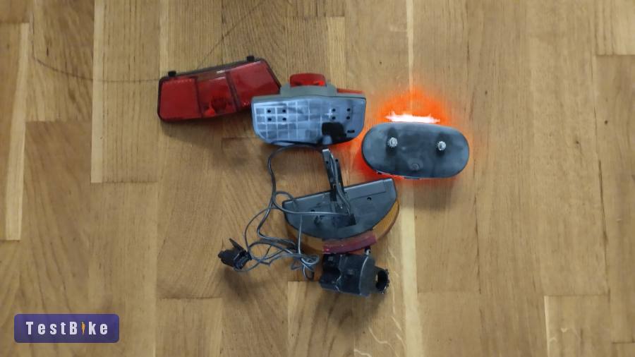 Ledes kerékpár hátsó lámpák 4 db egyben eladók 