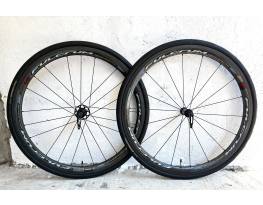 Makulátlan Fulcrum Racing Quattro-karbon, felnifékes kerekek