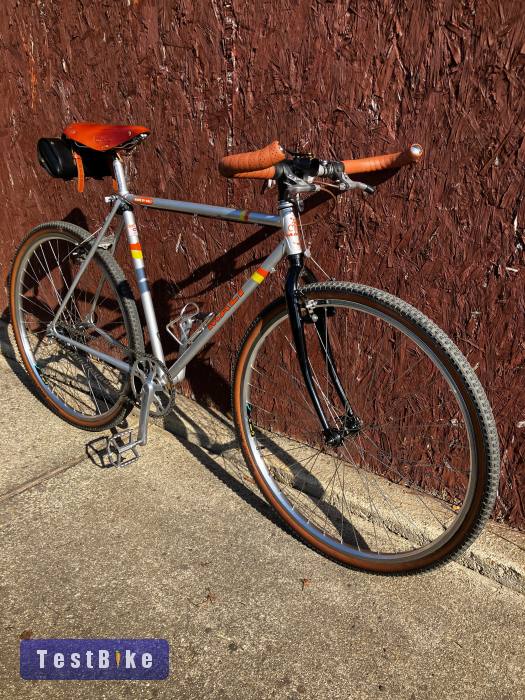 Mali vázra épített single speed kerékpár 28” 46/16