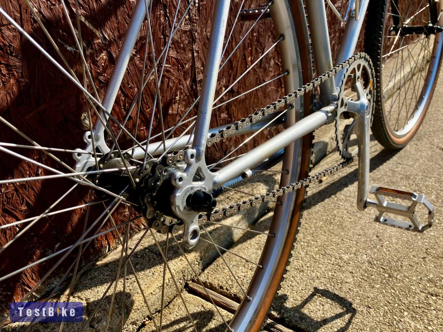 Mali vázra épített single speed kerékpár 28” 46/16