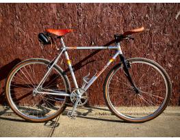 Mali vázra épített single speed kerékpár 28” 46/16