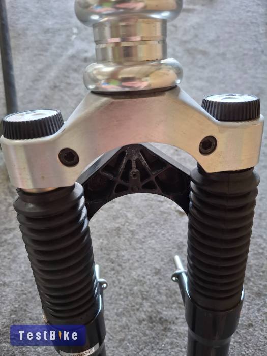 Manitou Answer Pro teleszkóp