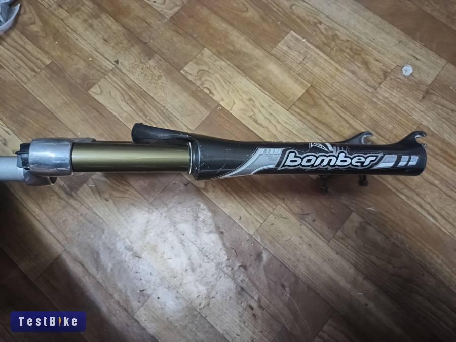 Marzocchi Bomber levegős teleszkóp 26"