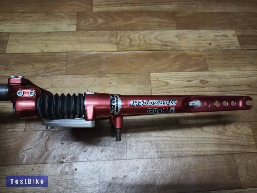 Marzocchi XC700 levegős teleszkóp 26"