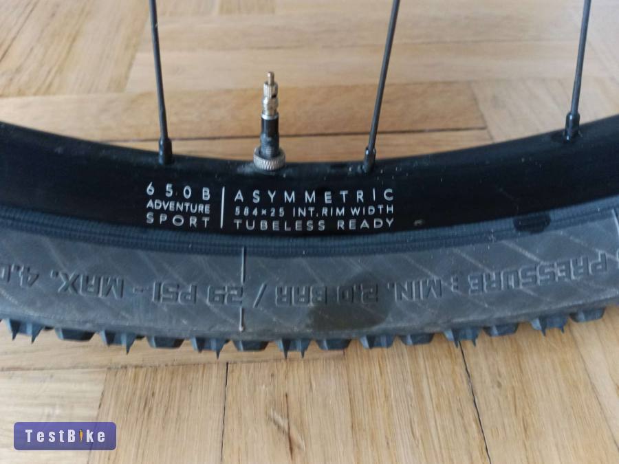 Mason x Hunt 650b Adventure Sport disc gravel kerékszett