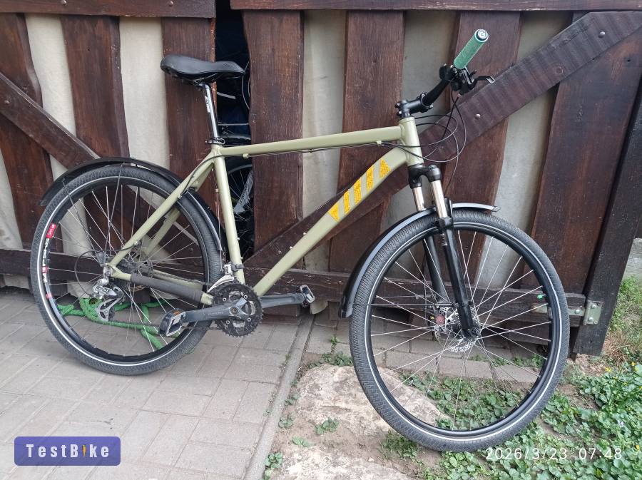 Masszív városi bringa