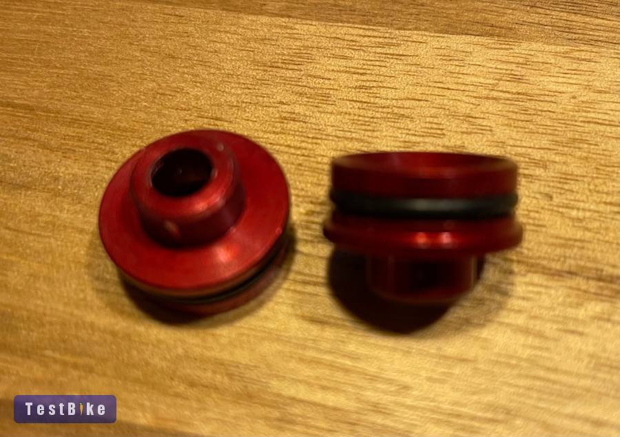 Mavic 15>9mm első tengely adapter, piros:)