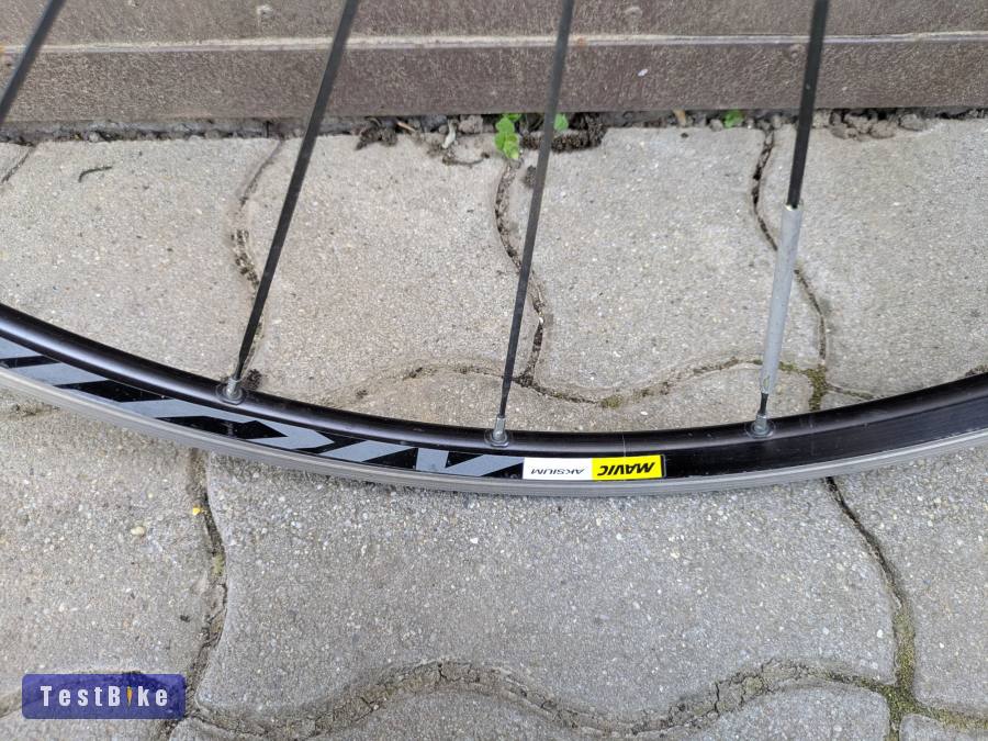 Mavic Aksium országúti, felnifékes, qr, első kerék használt