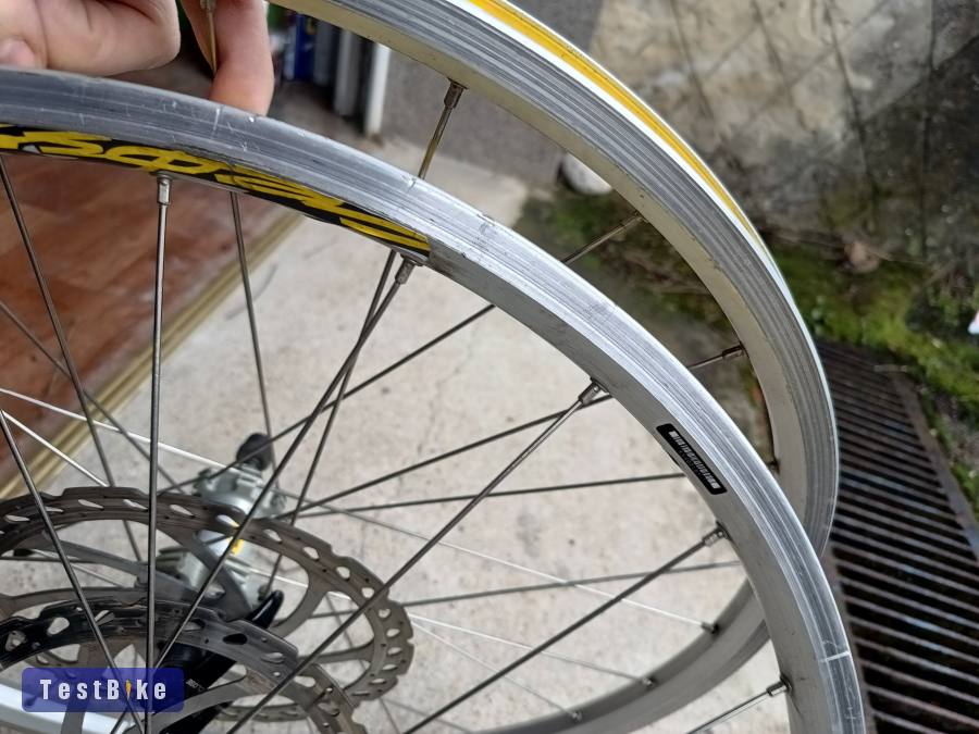 Mavic Cross Land v és tárcsafékes kerék szett 26"