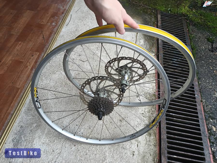 Mavic Cross Land v és tárcsafékes kerék szett 26"