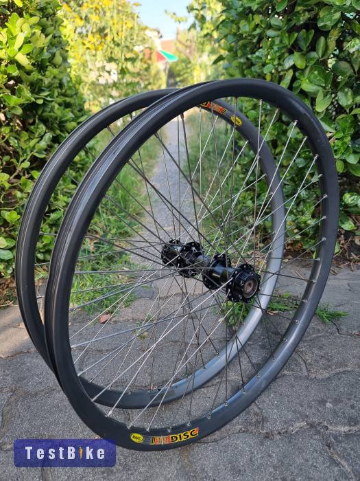 Mavic D321 és Ringlé Abbah DH/Novatec