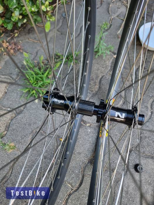 Mavic D321 és Ringlé Abbah DH/Novatec