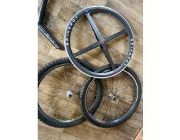 Mavic D521 Ceramic & XT 737 kerekek és Spinergy