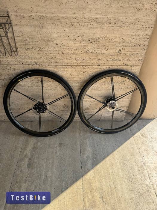 Vadiúj Mavic Full carbon.