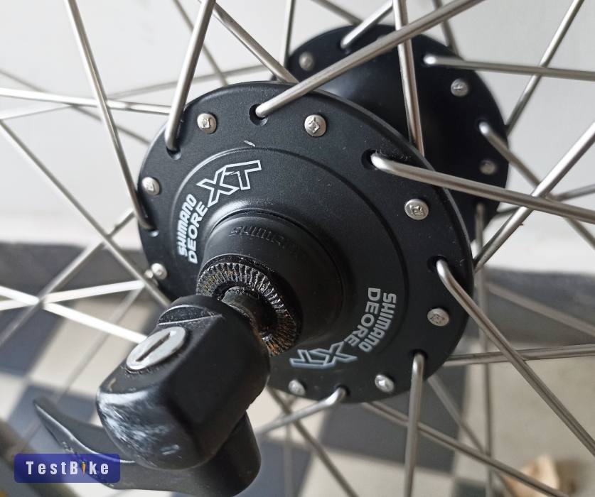 Mavic X317 Disc, M755 XT agy, DT küllők, IRC gumi első kerék