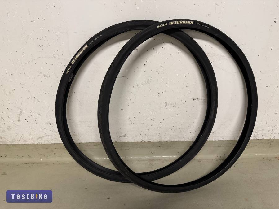 Maxxis Detonator 700x32C kerékpár gumi szett