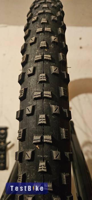 Maxxis Forekaster kevlar 29x2.35 EXO T.R. 2db